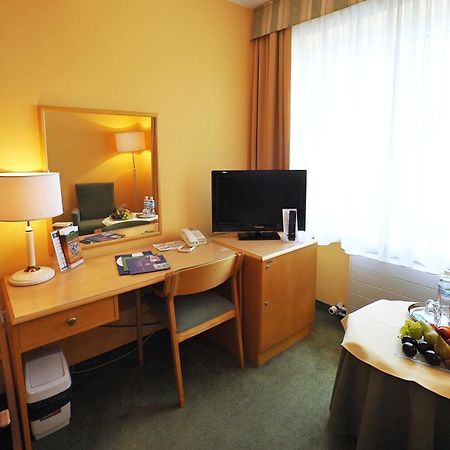 Hotel Sport Bełchatów Oda fotoğraf