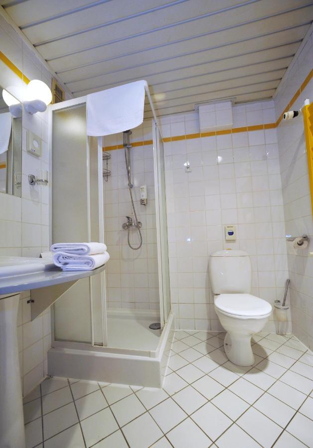Hotel Sport Bełchatów Oda fotoğraf