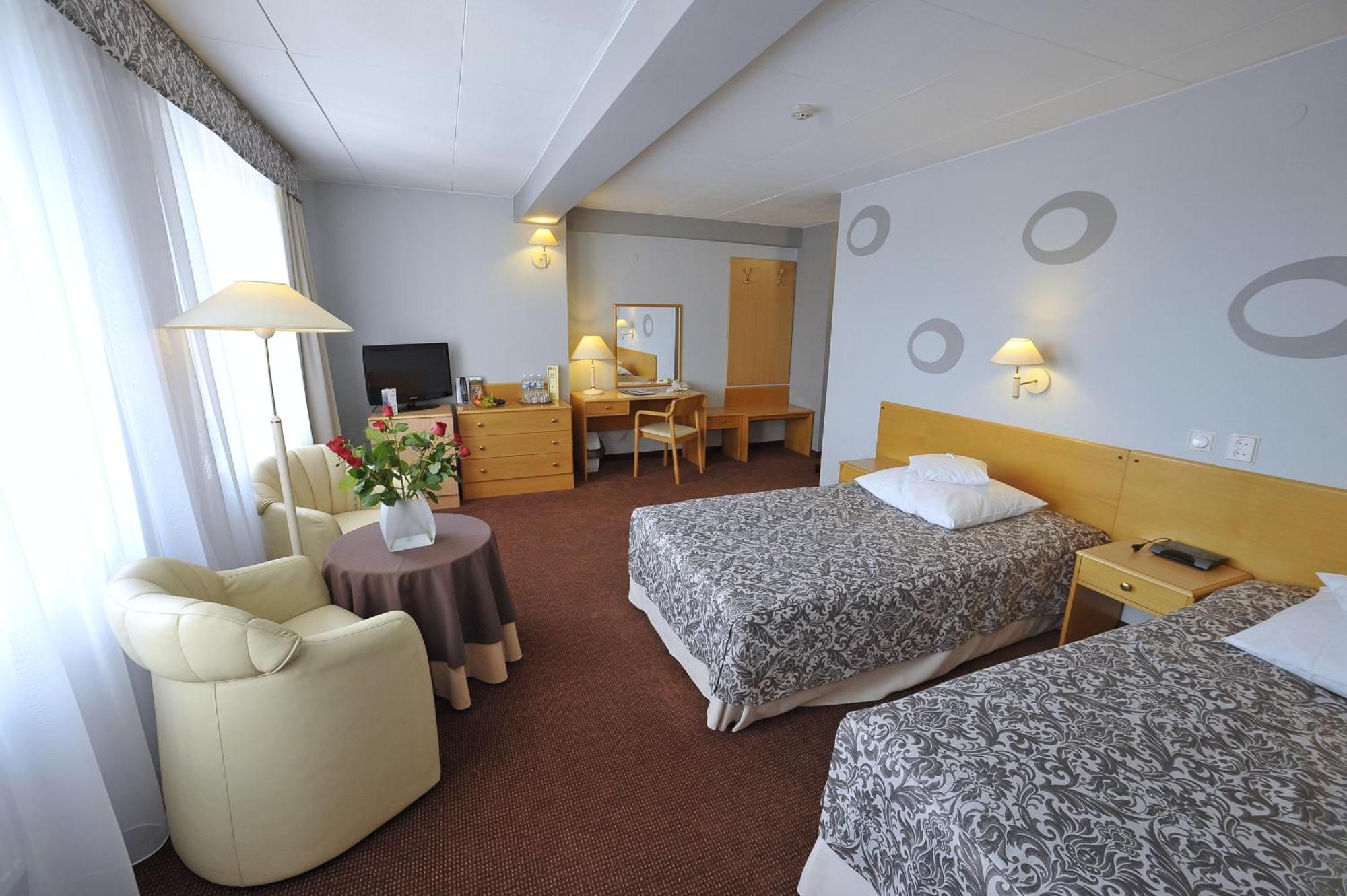 Hotel Sport Bełchatów Oda fotoğraf